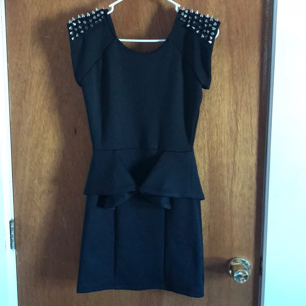 Shoulder studded peplum dress